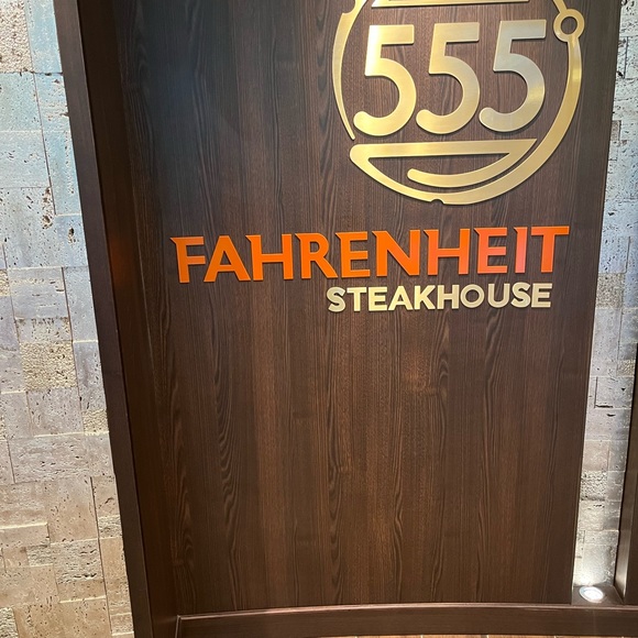 Meet your Posher, Posh - Picture 2 of 2